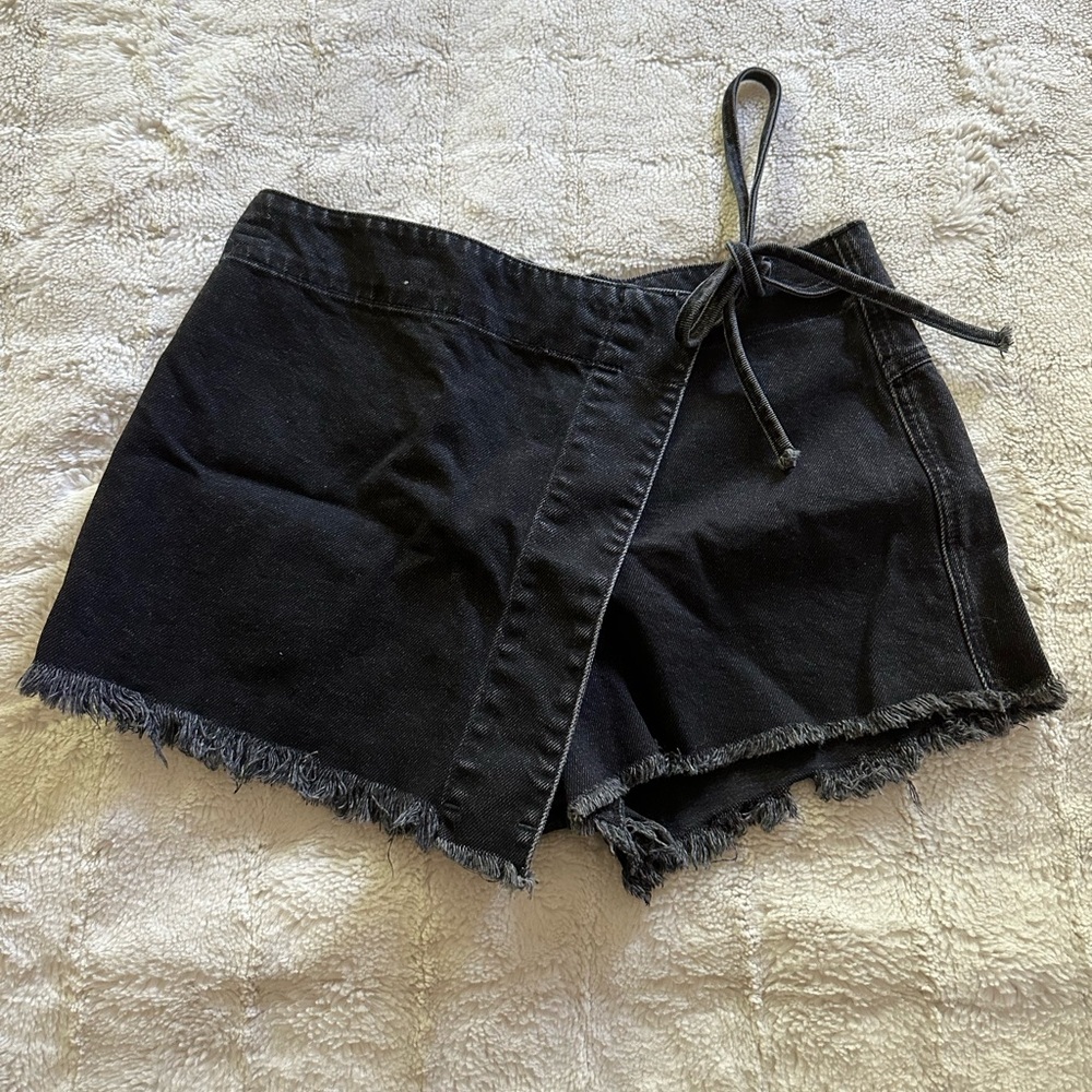 Black Skort